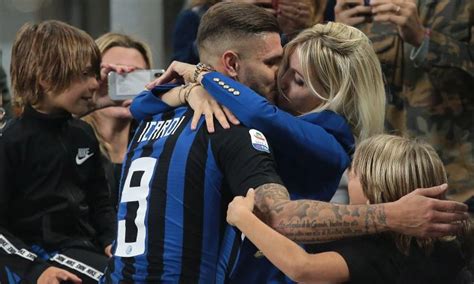 Inter, Icardi regala un Rolex a tutta la squadra per il titolo di 